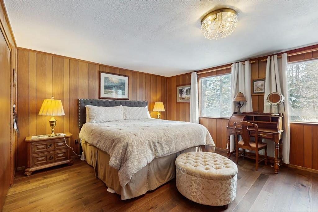 Photo of Bedroom in Tahoe Island