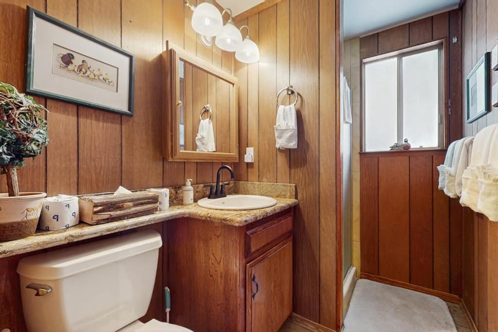 Photo of Bathroom in Tahoe Island