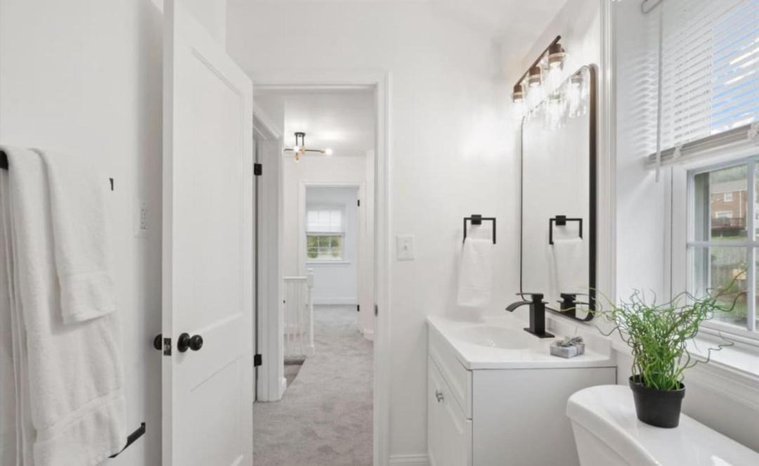 Photo of Bathroom in Chillum