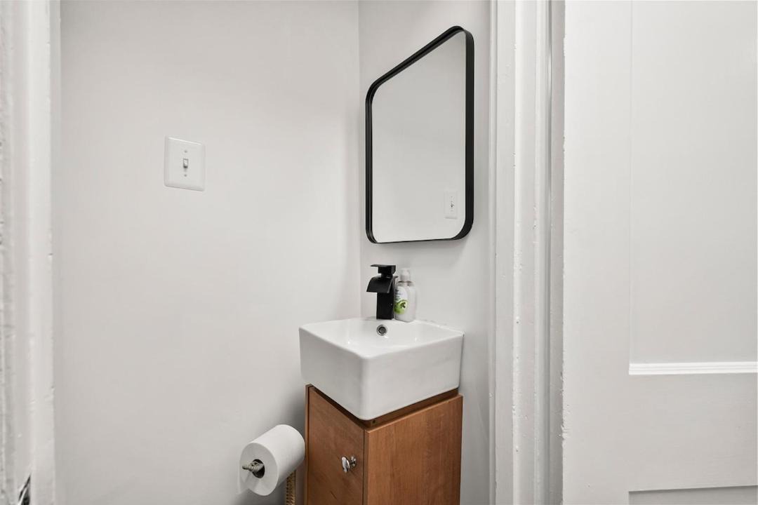Photo of Bathroom in Chillum