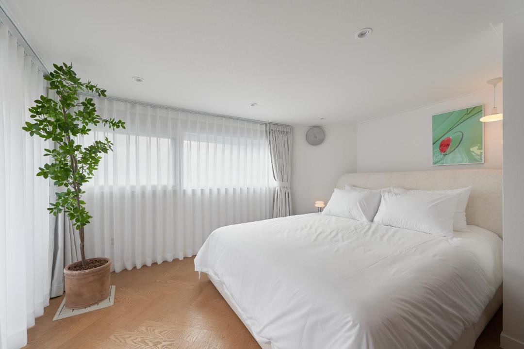 Photo of Bedroom in Hyehwa