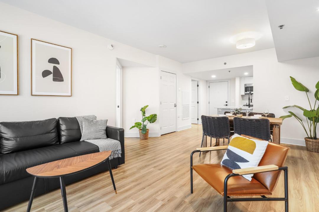 Photo of Livingroom in Crystal City