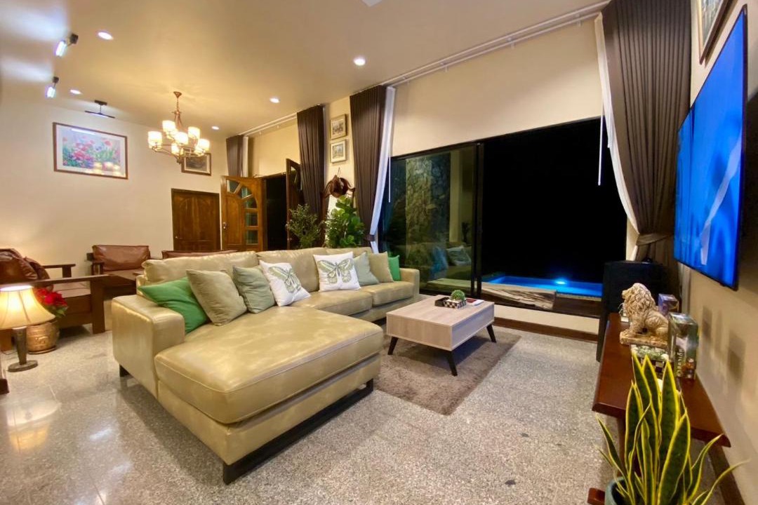 Photo of Livingroom in Hin Son