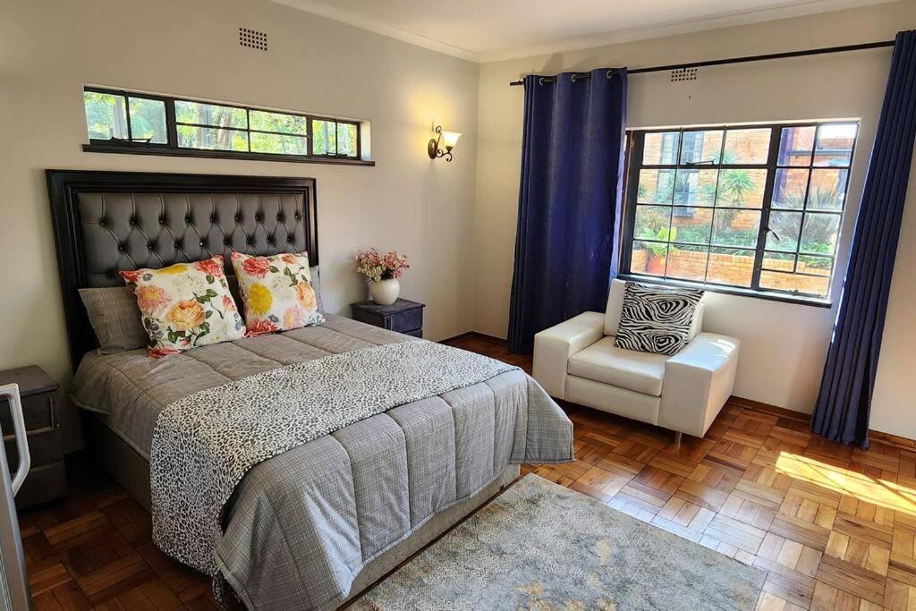 Photo of Others in Linden