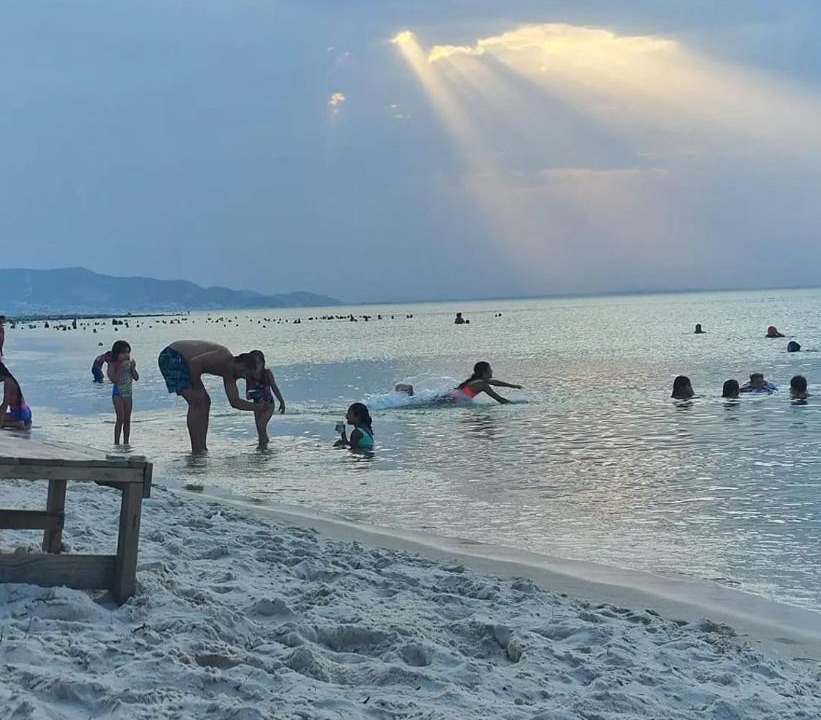 Photo of Human In Picture in Lotissement La Plage