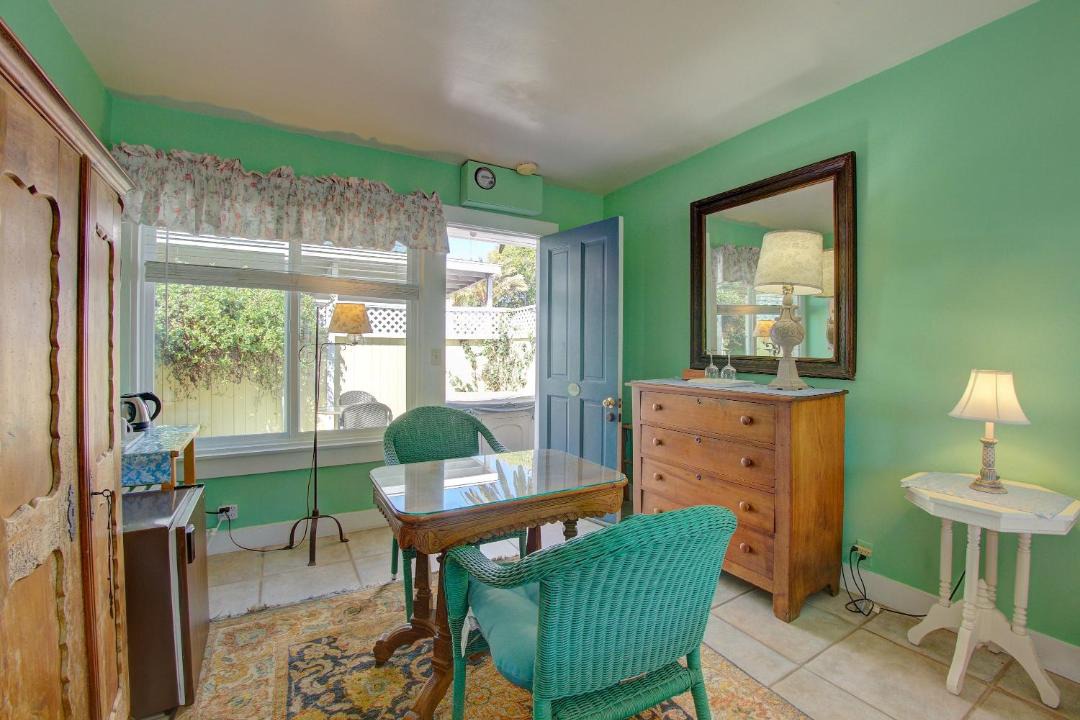 Photo of Livingroom in Oak Park