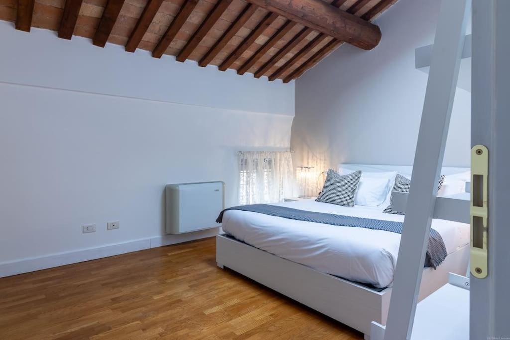 Photo of Bedroom in Ferrara Historic Centre