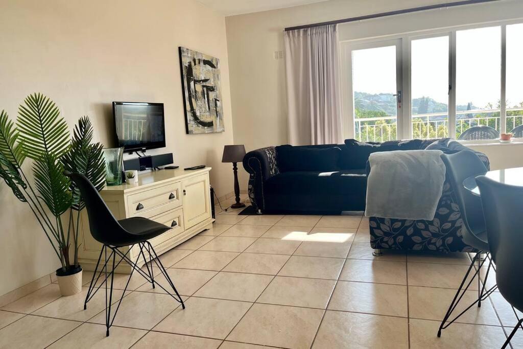 Photo of Livingroom in Muizenberg