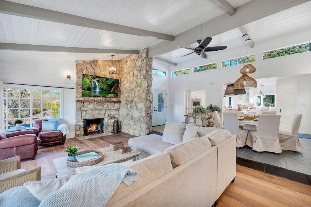 Photo of Livingroom in Thousand Oaks