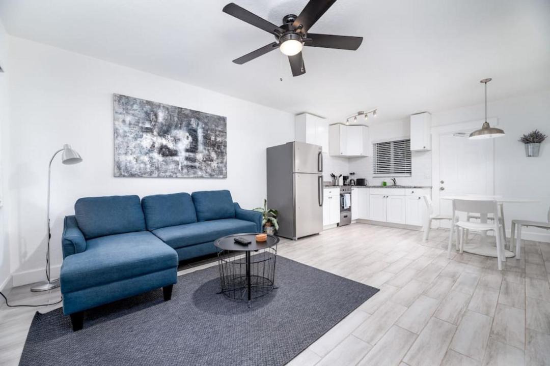 Photo of Livingroom in Middle River Terrace