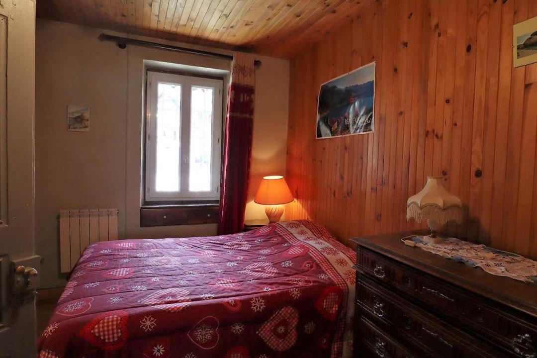 Photo of Bedroom in Areches