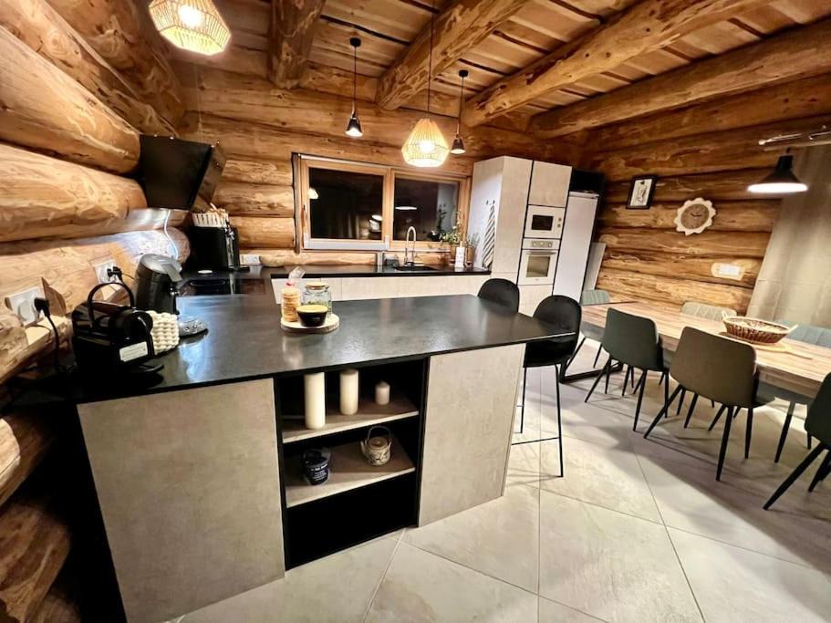 Photo of Livingroom in Montmin