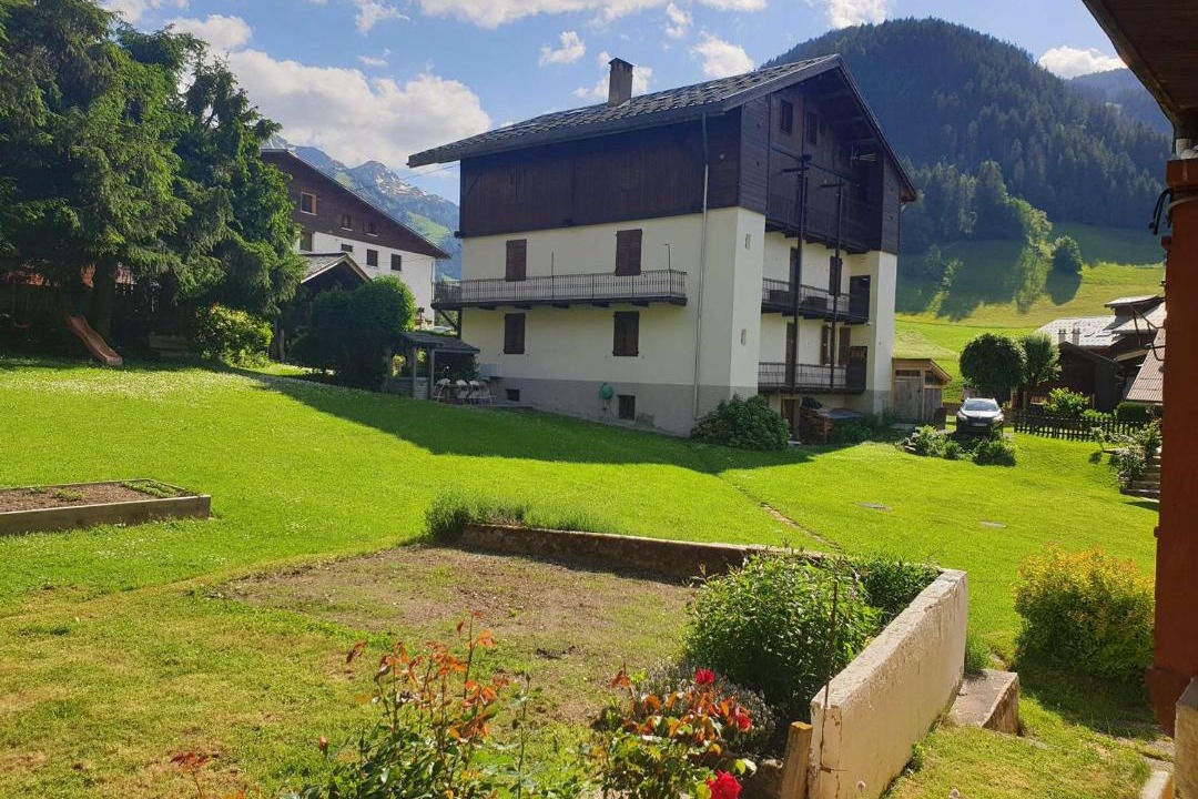 Photo of Others in Areches
