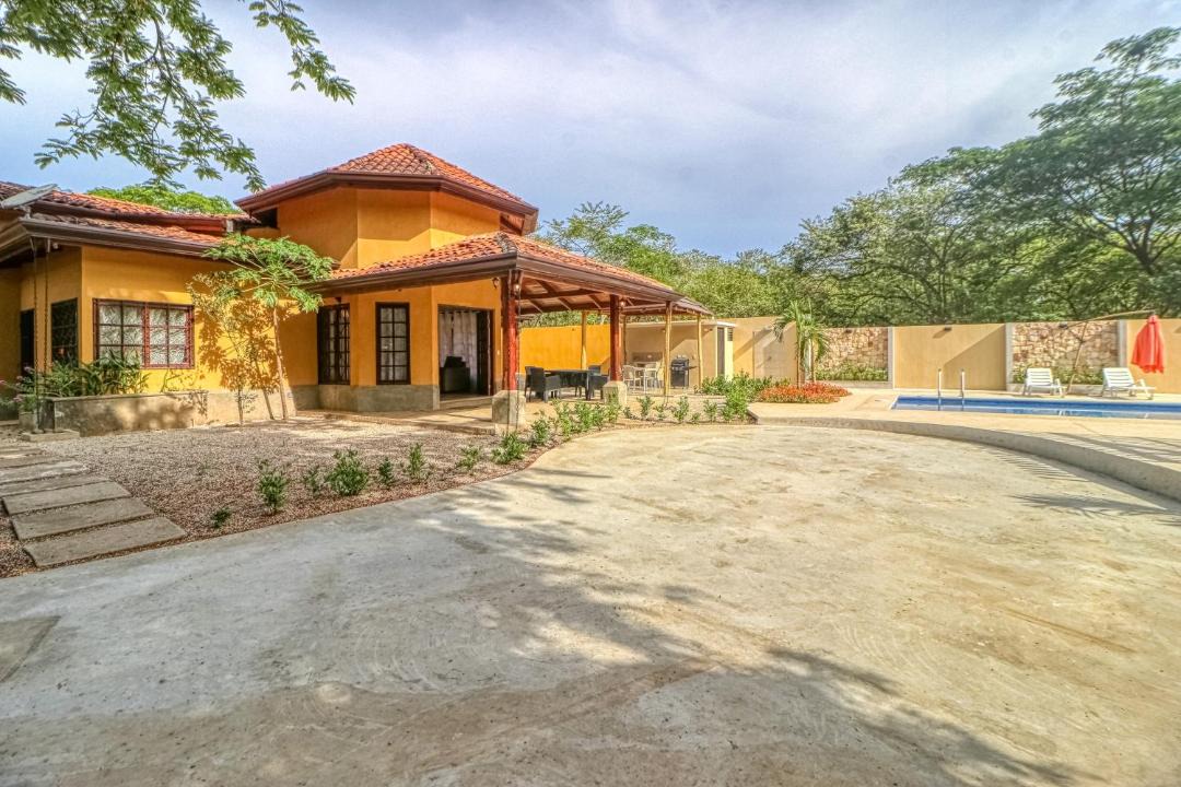 Photo of Buildings in Avellanas Beach