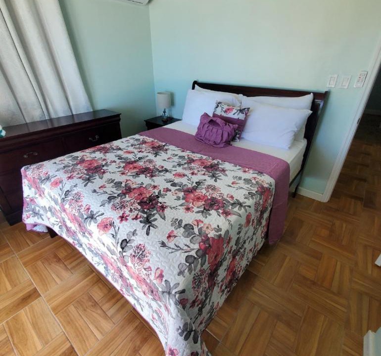 Photo of Bedroom in Tar Bay
