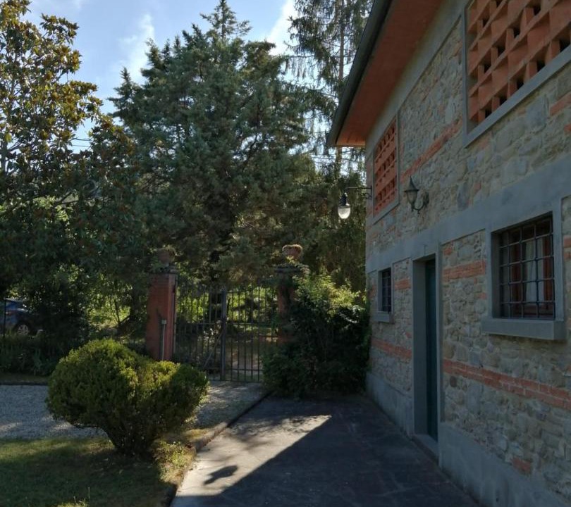 Photo of Buildings in Molezzano