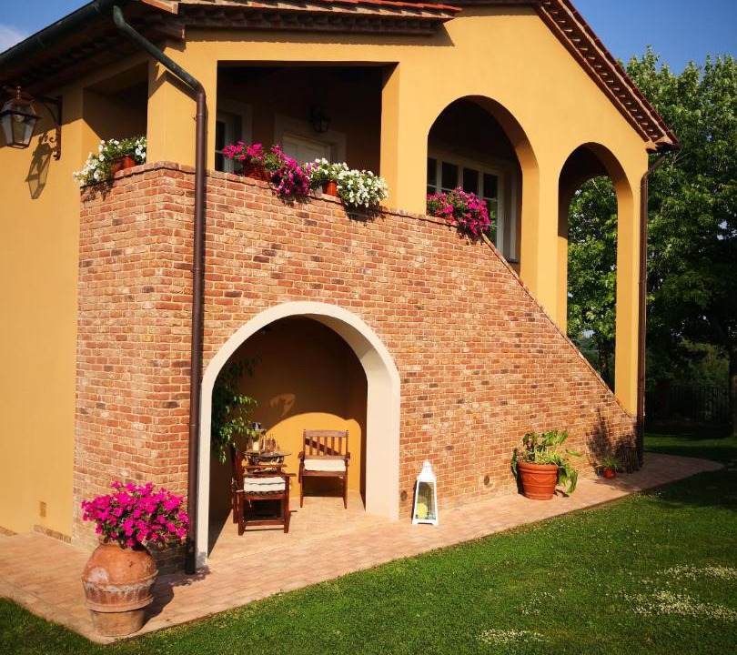 Photo of Buildings in Crespina