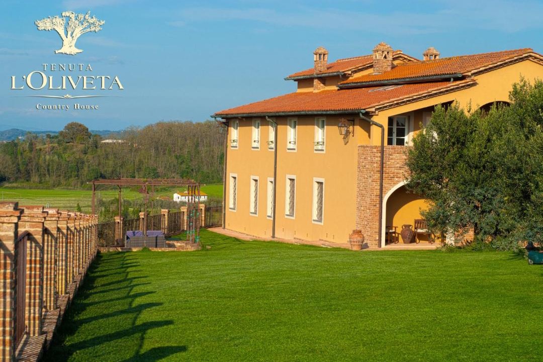 Photo of Buildings in Crespina