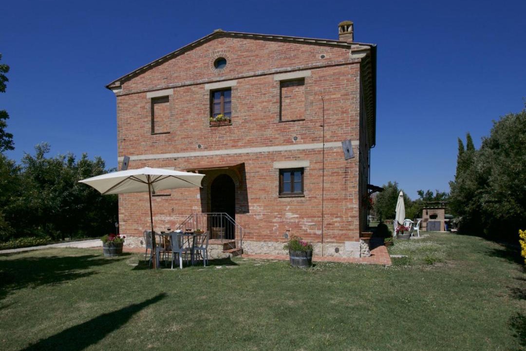 Photo of Buildings in Torre A Castello