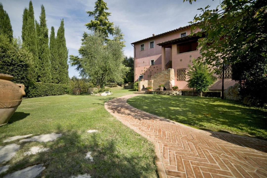 Photo of Buildings in Montopoli in Val d'Arno