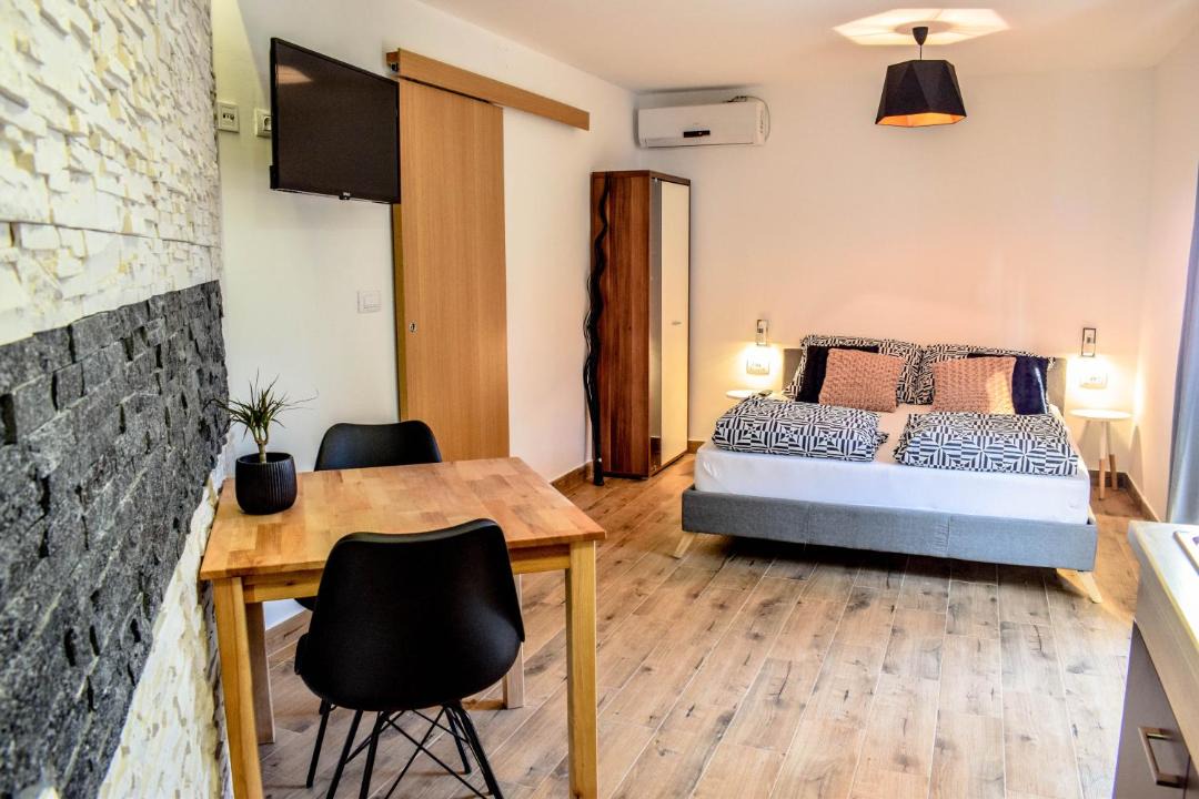 Photo of Bedroom in Molunat