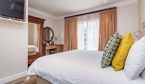 Superior Room, 1 King Bed, Non Smoking, Garden View