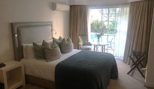 Standard Room, 1 Queen Bed, Non Smoking, Garden View