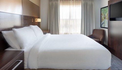 Suite, 1 King Bed with Sofa bed, Corner (Hearing Accessible)