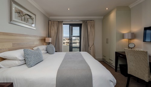 Inter-Connecting 2 Bedroom Bay Residence