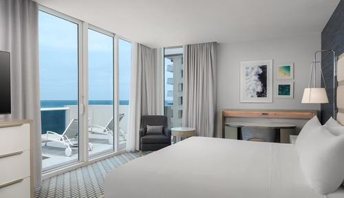 Premium Room, 1 King Bed, Accessible, Balcony (Mobility, Bathtub, OceanFront)
