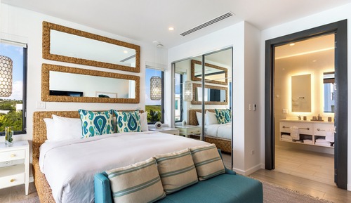 Exclusive Penthouse, 3 Bedrooms, Partial Ocean View