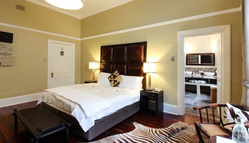 Zebra King Size Room