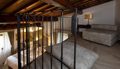 Honeymoon Studio Suite, Jetted Tub (Suite)