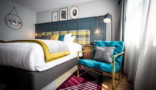 Standard Room, 1 King Bed, Garden View