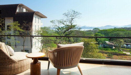 Deluxe Suite, 1 Bedroom, Partial Ocean View