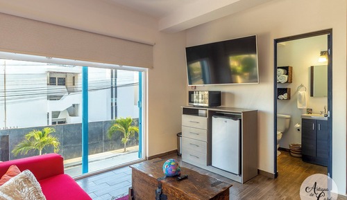 Deluxe Studio, 1 Queen Bed with Sofa bed, Microwave, City View