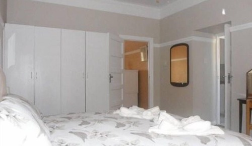 Classic Apartment, 2 Bedrooms, Partial Ocean View