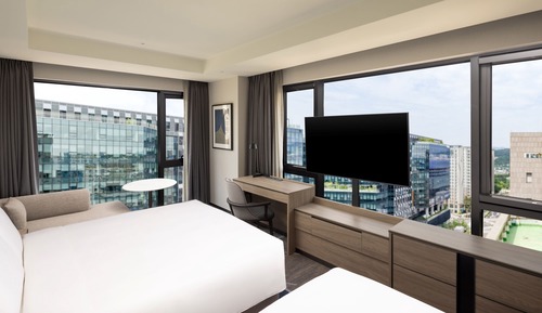 Deluxe Room, Multiple Beds, City View