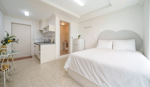Basic Room, 1 Bedroom (Room 201 (BBQ / Netflix))