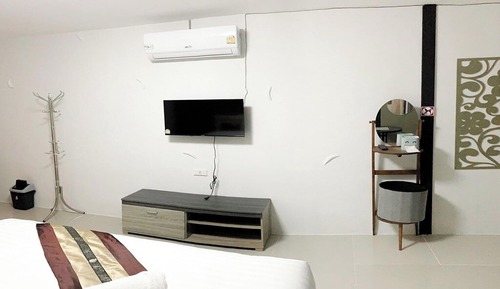 Deluxe Queen Room