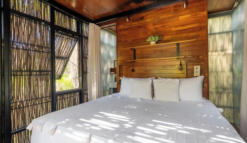 Standard Tree House, 1 King Bed, Balcony, Garden View