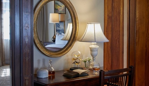 Manor House Deluxe Room