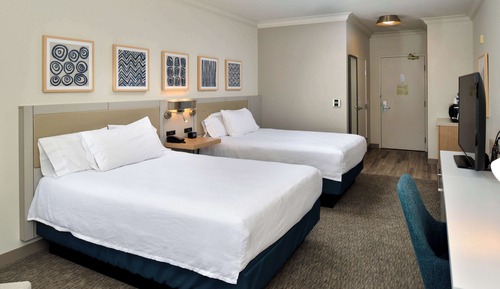 Room, 2 Queen Beds, Accessible, Bathtub
