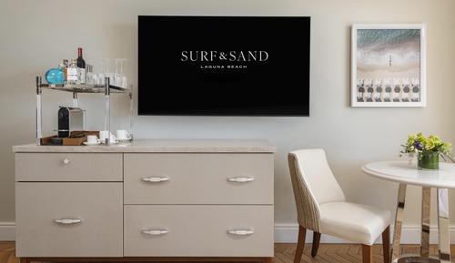 Premium Oceanfront Accessible King Studio
