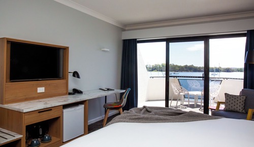 Superior Waterside King Room