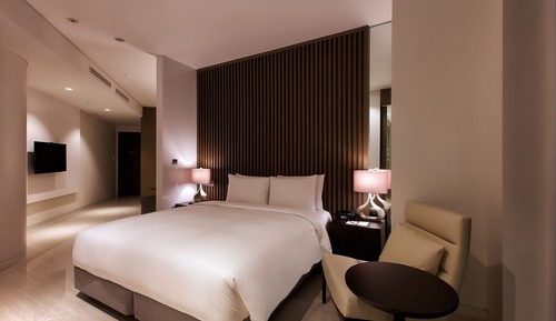 Salon Suite