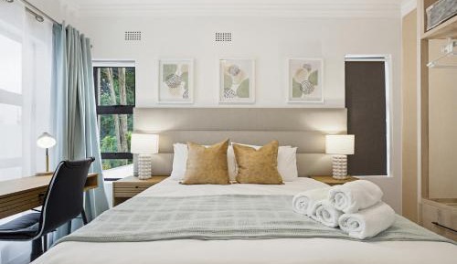 Standard Queen Room