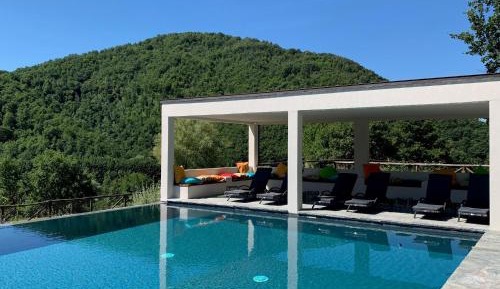 One-Bedroom Apartment with Garden View