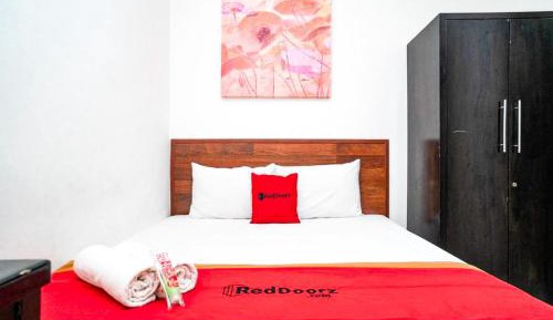 RedDoorz Double Room