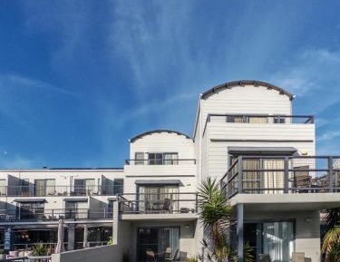 Two-Bedroom Apartment with Bay View